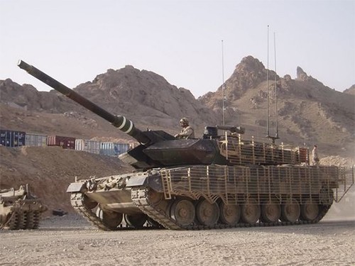 MBT Leopard 2 nổi tiếng thế giới về độ tin cậy, đơn giản trong sử dụng và hỏa lực mạnh...